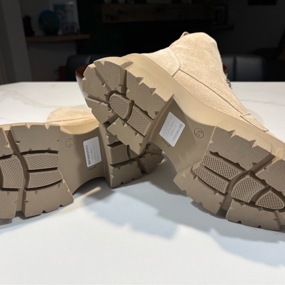 Cream ankle Boots with Zipper - Picture 4 of 4